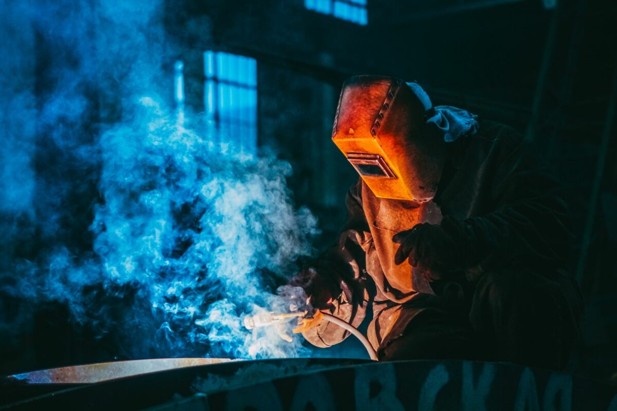 Fumées de soudage : un cancérogène avéré, quelles obligations pour l'employeur